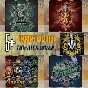 Puede incluir: Una colección de envoltorios para vasos de Harry Potter con los escudos de Slytherin, Gryffindor, Hufflepuff y Ravenclaw. La imagen también incluye el texto "HARRY POTTER TUMBLER WRAP".