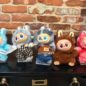 Labubu stand