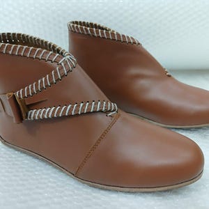 Handmade Medieval Leather Toggle Boots – Brown Color Button-Up Boots, Vintage Leather Footwear, Perfect for Cosplay, Renaissance Fairs