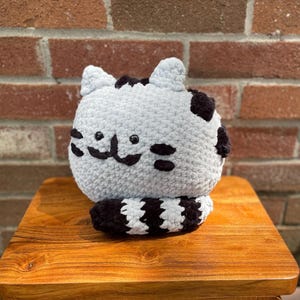 Gray Cat Plush – Handmade Crochet Kitty | Soft Chenille Yarn Amigurumi | Cute Stuffed Animal Gift | Cat Lover Decor