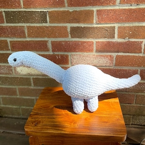 Large Crochet Apatosaurus Plush – Handmade Dinosaur Toy | Long Neck Dino Amigurumi | Soft & Cuddly Jurassic Friend | Dino Nursery Decor
