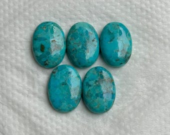 Mohave turkos cabochon: Naturlig oval ädelsten, AAA+ kvalitet