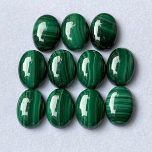 Natural Malachite Cabochon: Oval Green Gemstone, Wholesale Calibrated Stone
