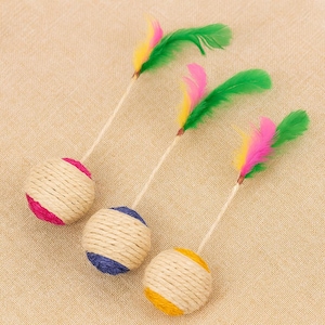Cat Toys with Feathers – Natural Sisal Rope Balls for Indoor Cats – Interactive Chew Toy , Random toy