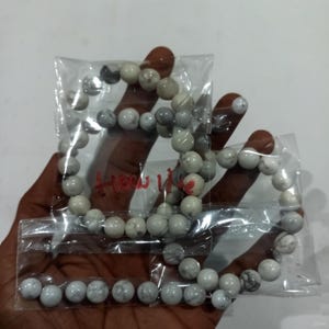 White Howlite Bracelet for Anxiety Relief – Natural Healing Stone Beaded Bracelet – Calming Howlite Crystal Stretch Bracelet for Women Men.