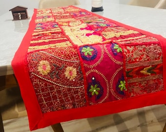 Runner da tavolo patchwork ricamato rosso festivo - Lino decorativo indiano