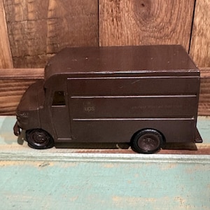 UPS Delivery Truck Vehicle Daron Toys Plastic - 5.5"
