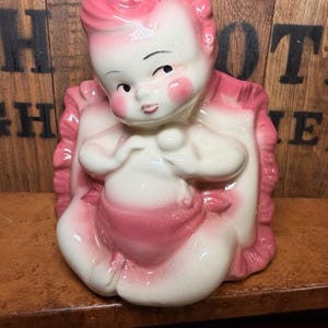 Vintage Hull Pottery Pink Baby Girl On Pillow Model #92 Ceramic Planter