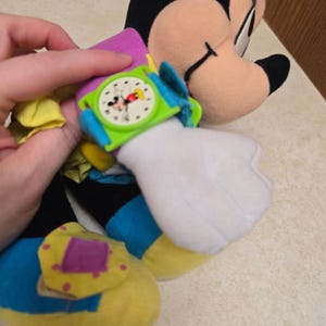VTG Disney Minnie Mouse Dress Me peluche sensorielle jouet d'apprentissage fermeture éclair bouton cravate image 5