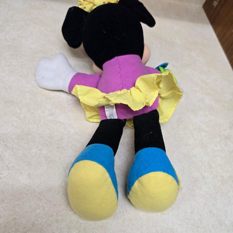 VTG Disney Minnie Mouse Dress Me peluche sensorielle jouet d'apprentissage fermeture éclair bouton cravate image 6