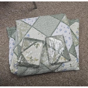 NEW Green Floral Maya Patchwork Reversible Bedspread Quilt Sham Set Full/Queen