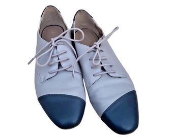 LOGO by Lori Goldstein Gray Laurel Leather Derby Flat Shoes Womans Size 8.5M