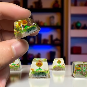 Plants vs Zombies Artisan Keycap – Handmade Resin Sunflower Keycap for Mechanical Keyboard – R4 Profile, Tech Fantasy Gaming Keycap