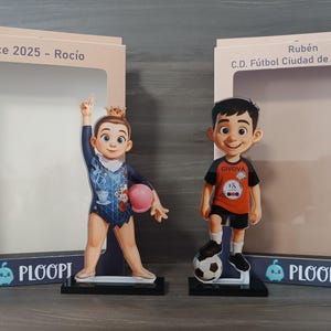 Figura personalizada infantil en metacrilato – caricatura cartoon a partir de foto – regalo único para niños