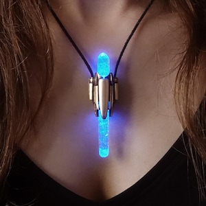 Glowing kyber crystal necklace, handmade light up crystal necklace, lightsaber crystal, Jedi crystal, custom Star Wars inspired necklace