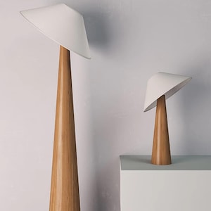 Stehlampe mit Hut aus Holz, Ambient und Fokus, Wohnzimmer, moderne Stehlampe, Nachtlampe, Wohnkultur, Ecklampe