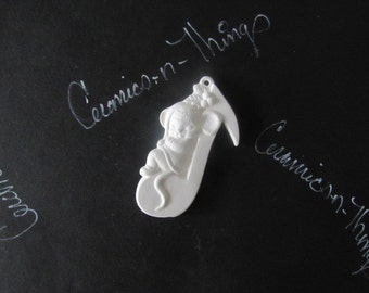 Ceramic bisque christmas ornament ( Mouse Sleeping on Music Note ) U-PAINT