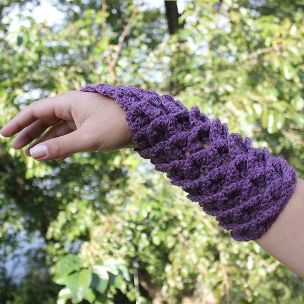 CROCHET PATTERN: Crocodile Stitch Gauntlets - Permission to Sell Finished Product