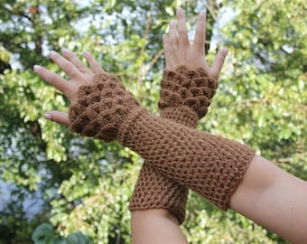 MOTIF AU CROCHET : Gants de dragon, chauffe-poignets en point de crocodile