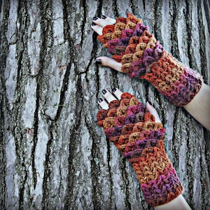 Crocodile Stitch Mini Scale Gloves Crochet Pattern