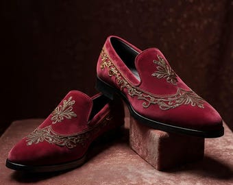 Men’s Burgundy Velvet Loafers with Gold Embroidery – Luxury Slip-On Wedding & Party Shoes