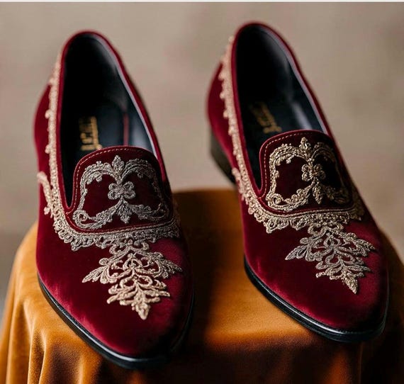 Luxury Velvet Embroidered Loafers – Men’s Party & Wedding Slip-On Shoes
