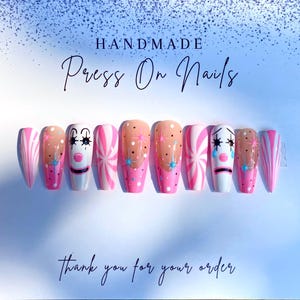 Ongles de clown | Presse de clown sur les ongles | Presse personnalisée sur les ongles | Clous de cirque | Ongles barbe à papa | Ongles roses | Ongles d&#39;été | Halloween