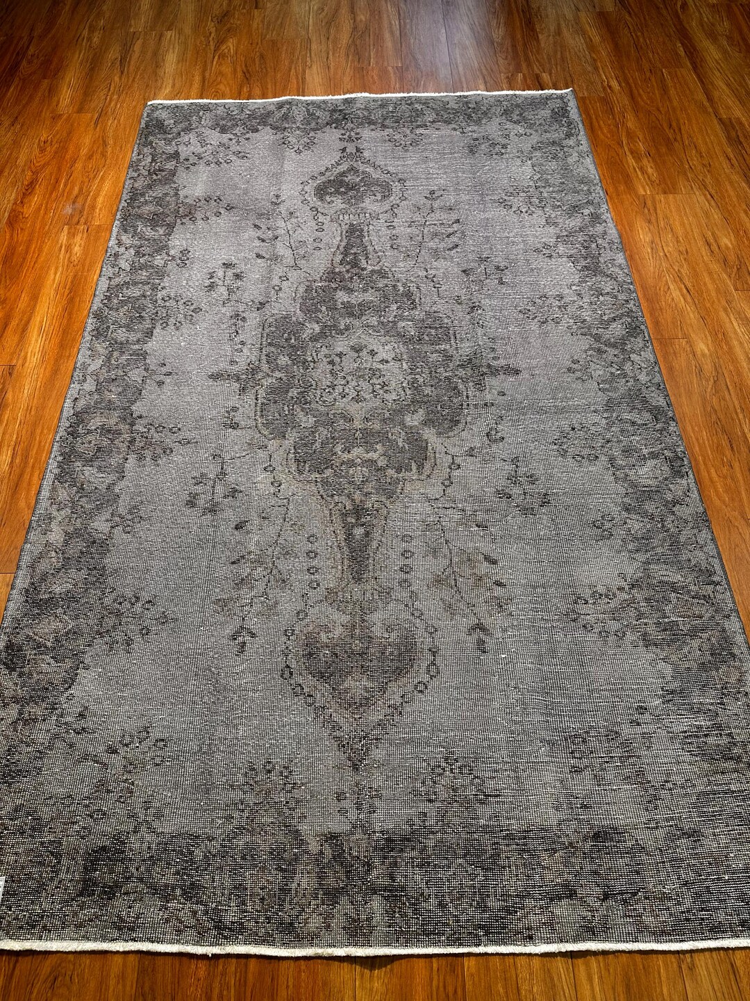 1970s Two-sided Vintage Gray Rug 9.1x5.5 Ft – Distressed & Reversible ...