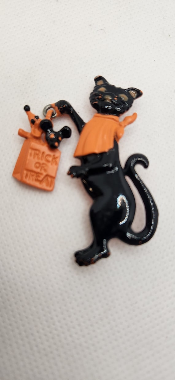 Vintage enamel Black Cat Halloween Pin Trick or Tr