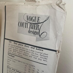 Patron De Couture VOGUE COUTURIER Rare - Simonetta Of Italy, Taille Buste 32 - Pour Robe, Neuf
