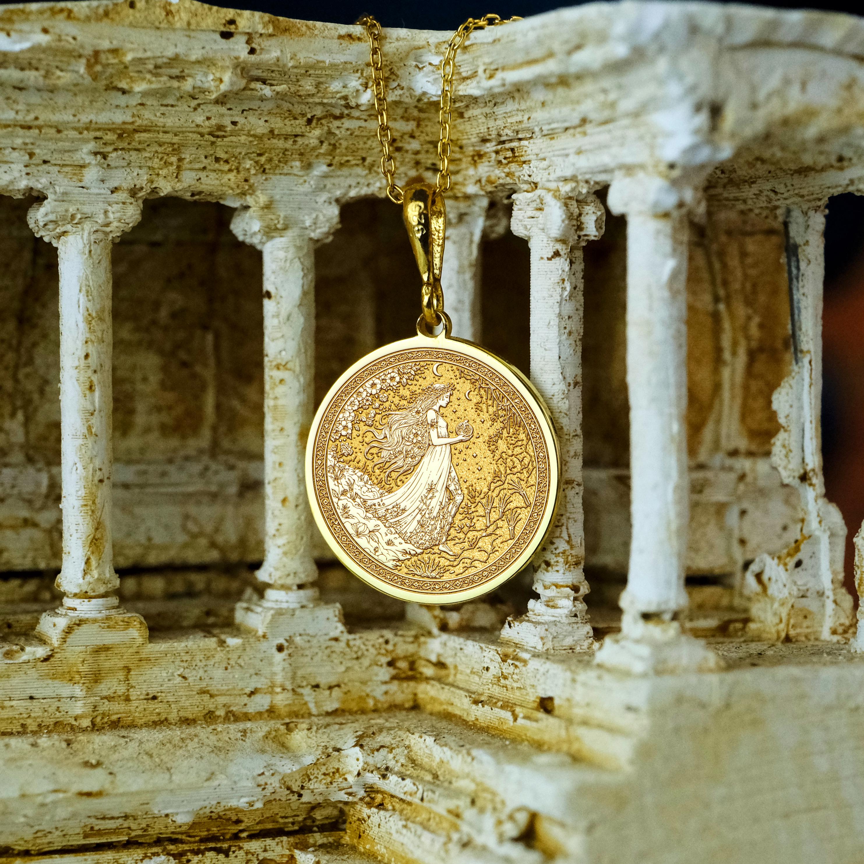 ペルセポネの降臨ネックレス – ギリシャの春と冥界の女神のメダリオン