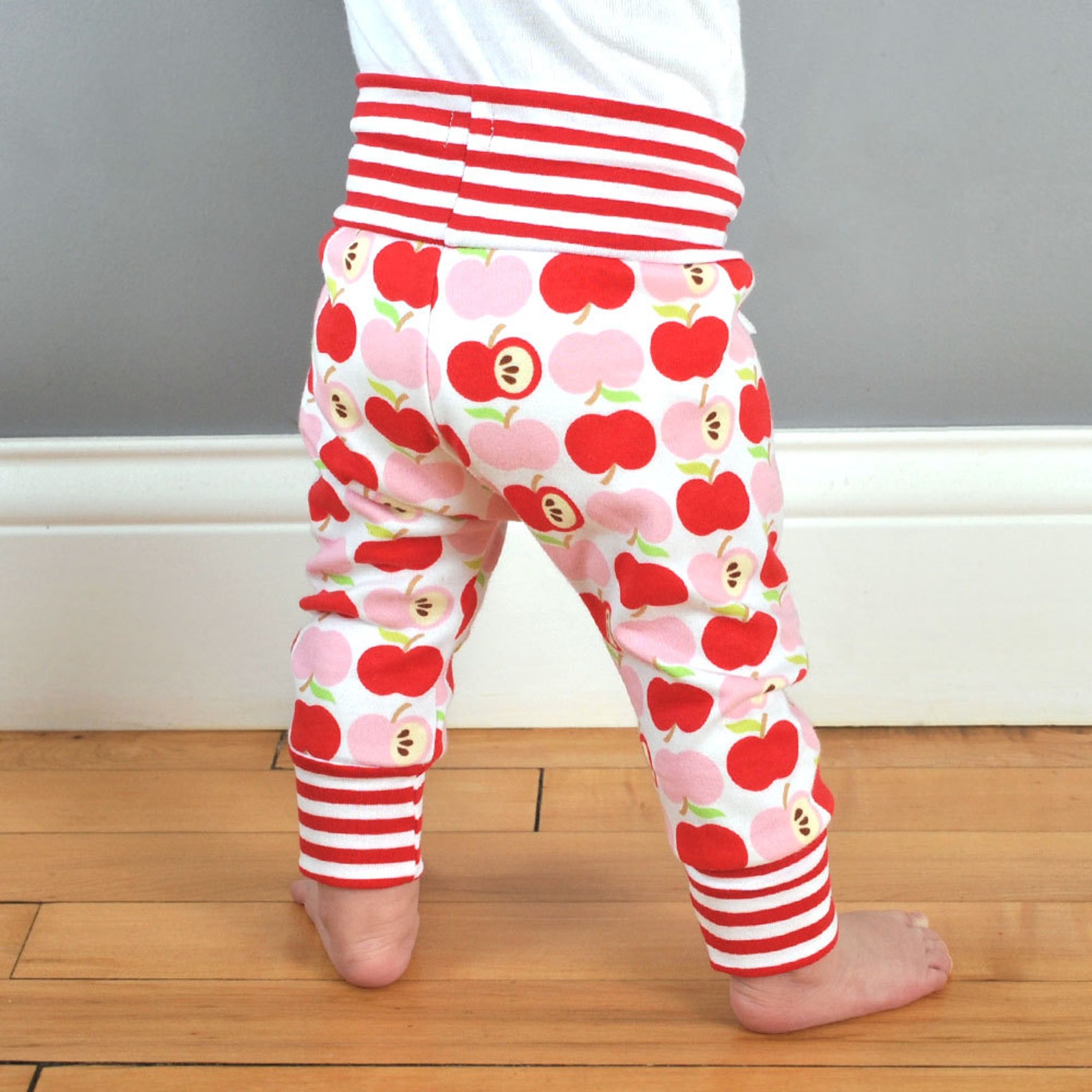 Baby leggings pattern pdf // photo tutorial // sizes Etsy