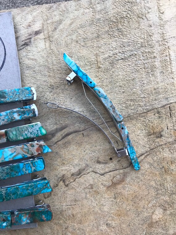 Barrette à Cheveux Longue Turquoise – Occasion Très Bon état, Sans Marque