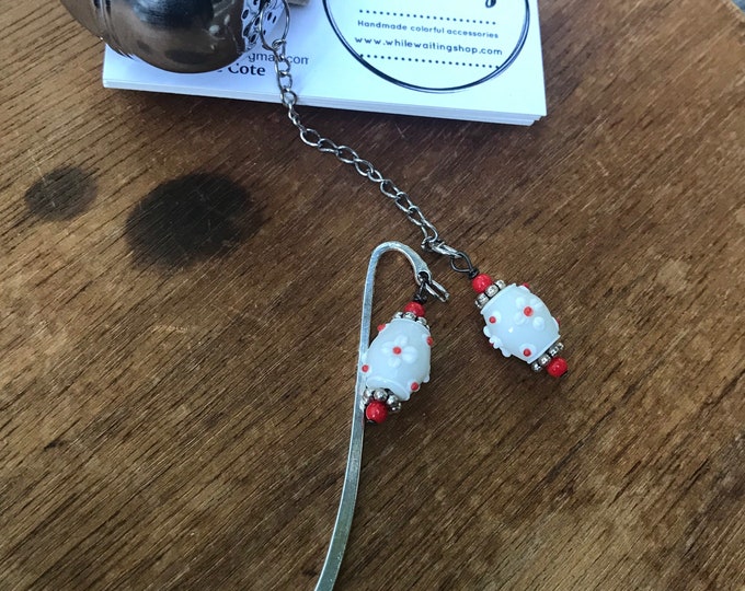 Tea infuser/ red & white flower tea infuser/ tea strainer / loose leaf tea strainer/ loose leaf tea infuser /bookmark gift set