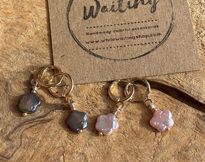 Freshwater pearl flower mini Huggies hoops/ small hoop earrings/ gold pink or gray