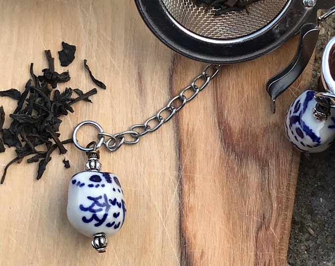 Tea infuser/ blue & white owl tea infuser/ tea strainer / loose leaf tea strainer/ loose leaf tea infuser/ bookmark set