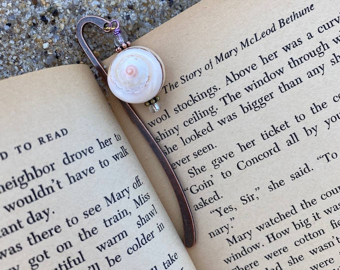 Seashell charm bookmark/ vintage copper beach bookmark / beach gifts for readers