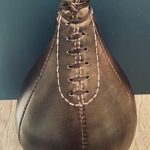Real leather speed bag - vintage style leather boxing speed ball in brown / gift for him / punch bag / retro prop / Father&#39;s Day