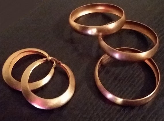 HOOP EARRINGS 'n BANGLES Golden Satin Finish Runwa