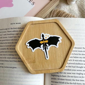 Vierter Flügel | Bücherwurm Sticker | Vierter Flügel Aufkleber | Wasserfester Aufkleber | Romantik Aufkleber | Kindle Sticker | Buchliebhaber Geschenk | Buchliebhaber