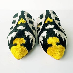 38 euro size Handcrafted Ikat Velvet silk shoes for Women flat mules