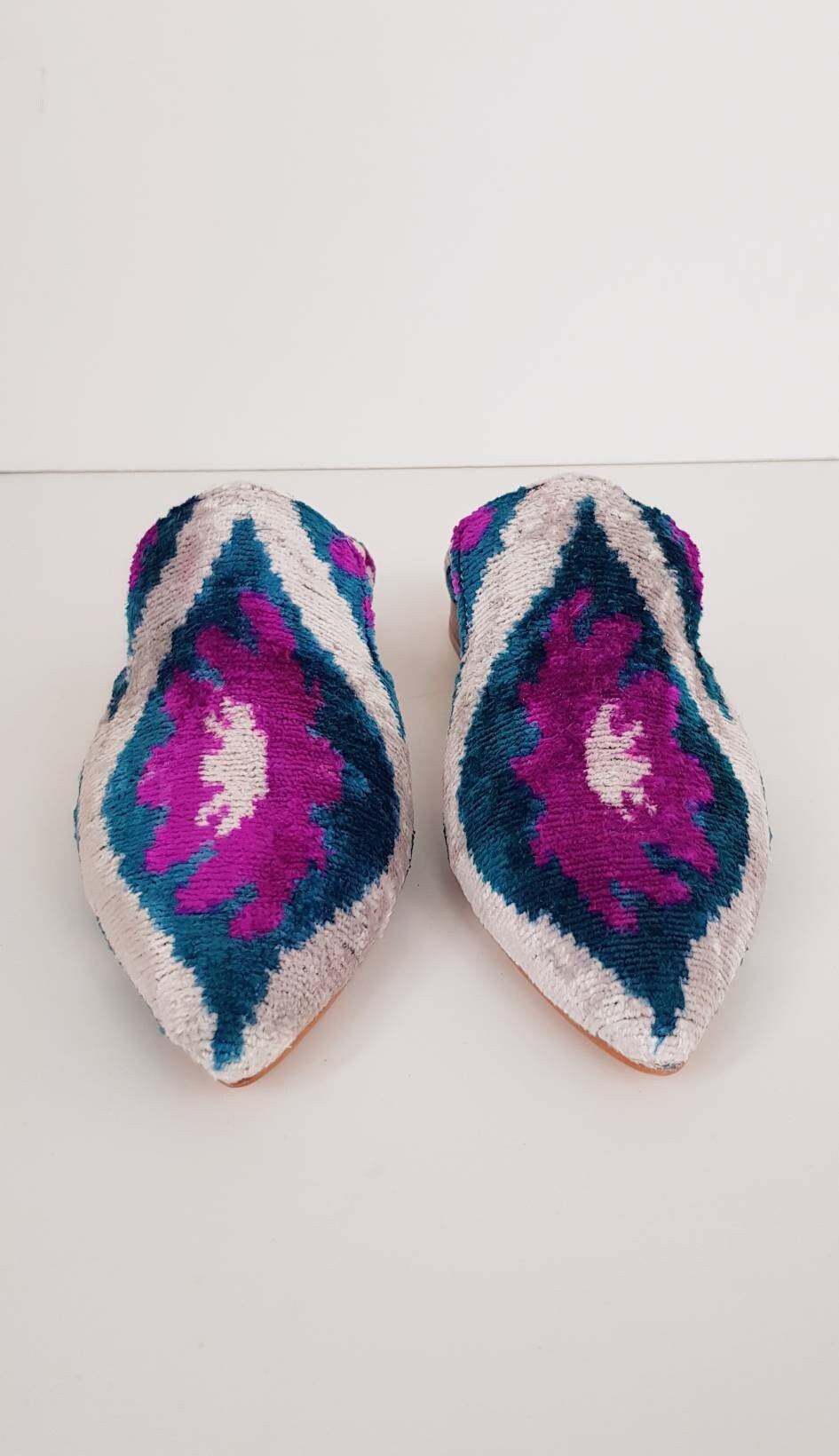 38 euro size Handcrafted Ikat Velvet Silk Pointed shoes flat mules for Women