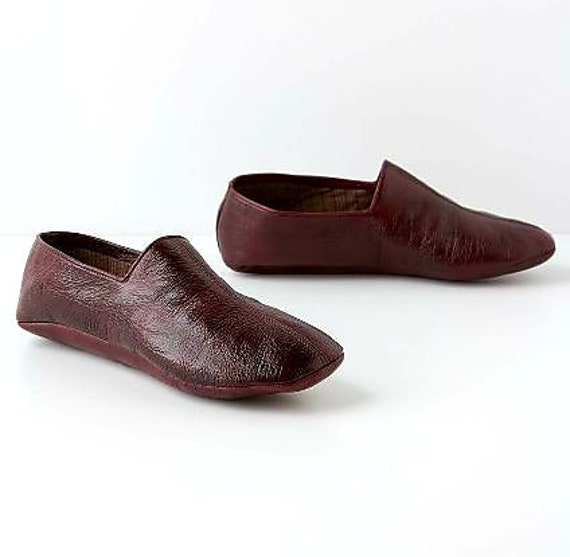 indoor Slipper Handcafted Sufi shoes ,leather slipper,stylish indoor shoes (Maroon color ) unisex