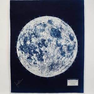 Niet ingelijste grote maankaart Mt. Marilyn, gesigneerd door astronaut Jim Lovell Limited Edition van 10 Apollo 8 Apollo 13