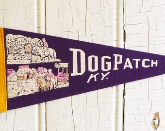 1950s Dog Patch Kentucky Souvenir Pennant - London Kentucky - Felt Travel Pennant - Vintage Camper RV, Cabin or Cottage - Retro Wall Decor