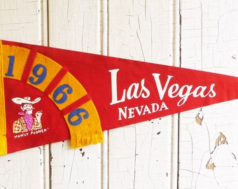 1960s Las Vegas Nevada Souvenir Pennant w/ Howdy Podner Cowboy - Golden Age Las Vegas Felt Banner - Vintage Camper RV, Cabin Wall Decor