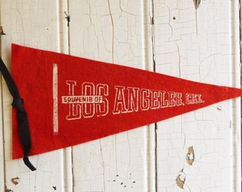 1940s Los Angeles Souvenir Pennant - Vintage California Felt Travel Pennant - Vintage Camper Decor, Beach House Decor - Retro Wall Hanging