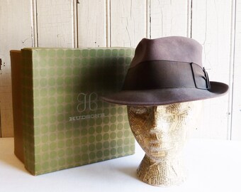 22 inch hat box