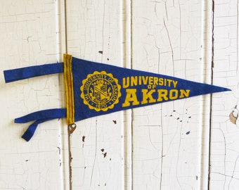 1940s University of Akron Ohio Souvenir Pennant - Mid-Century College Banner - Akron Zips Wool Felt Pennant - Retro Wall Decor - Alumni Gift