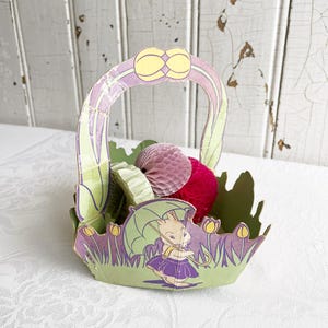 Cesta de Pascua de cartón de los años 50 con huevos de panal y contenedor de dulces plegable decorado con pollitos y conejos - Decoración primaveral estilo kitsch